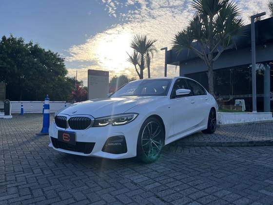 BMW 320i 2.0 16V TURBO FLEX M SPORT AUTOMÁTICO BMW 320i 2.0 16V TURBO FLEX M SPORT AUTOMÁTICO